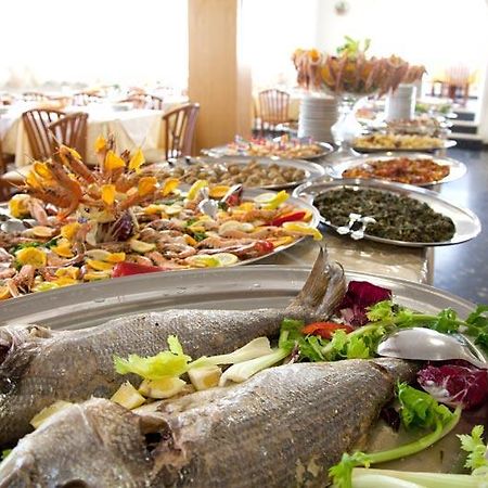 Hotel Peselli Marina di Massa Ngoại thất bức ảnh