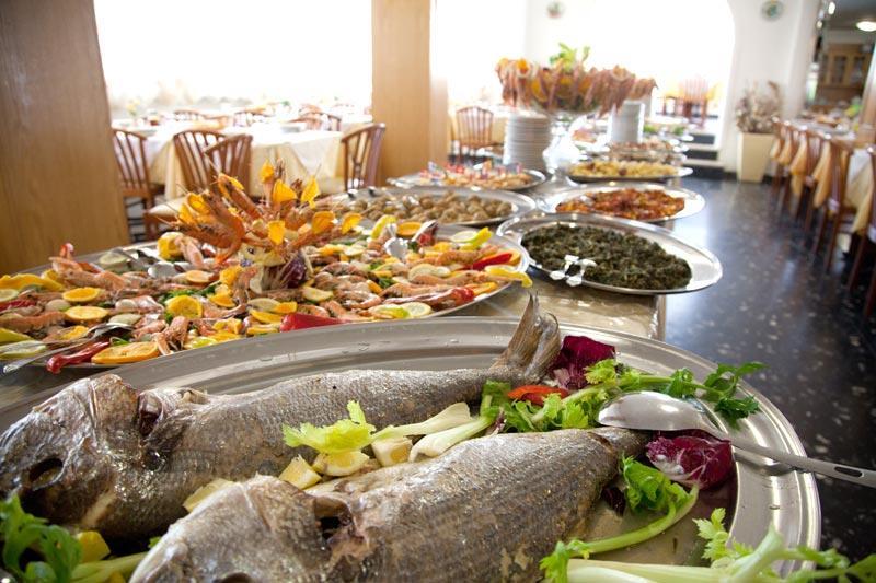 Hotel Peselli Marina di Massa Ngoại thất bức ảnh